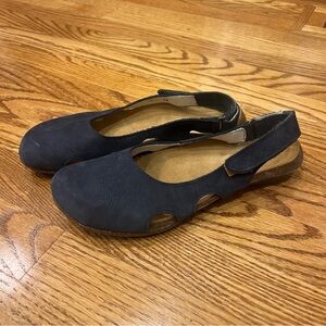 El Naturalista Wakataua N414 Blue Navy Slingback Flats Leather